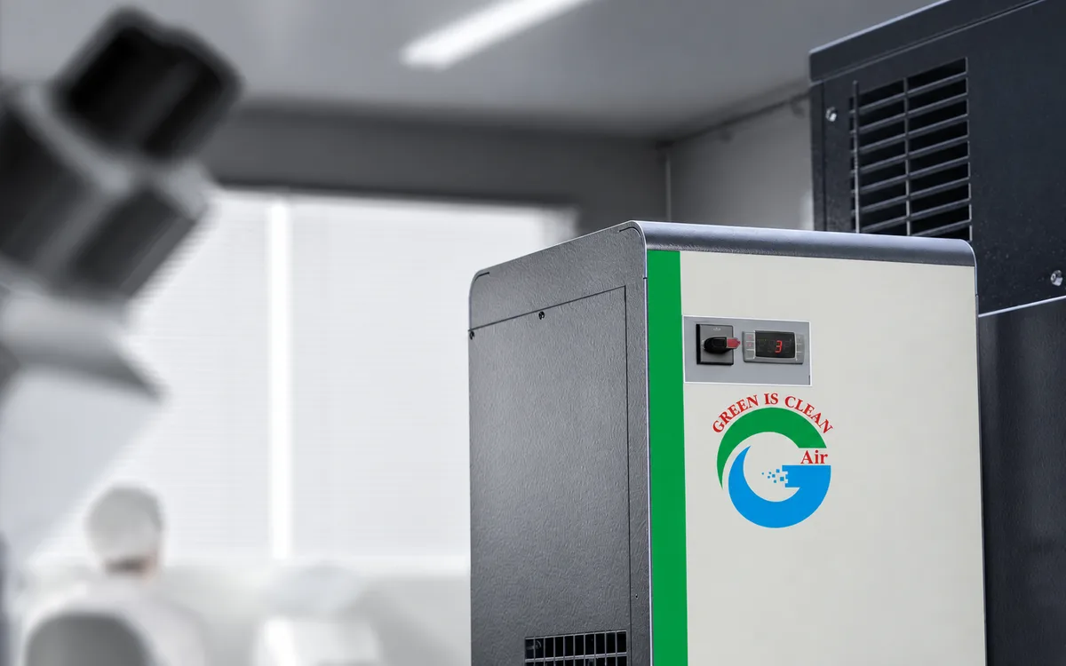 Refrigerant air dryers